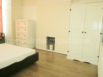 ROOM 2